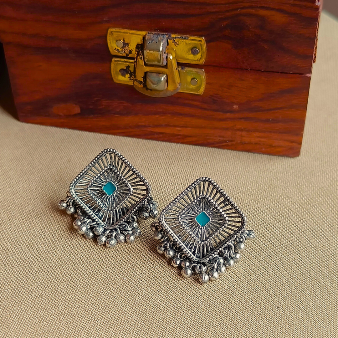 Anika Studs