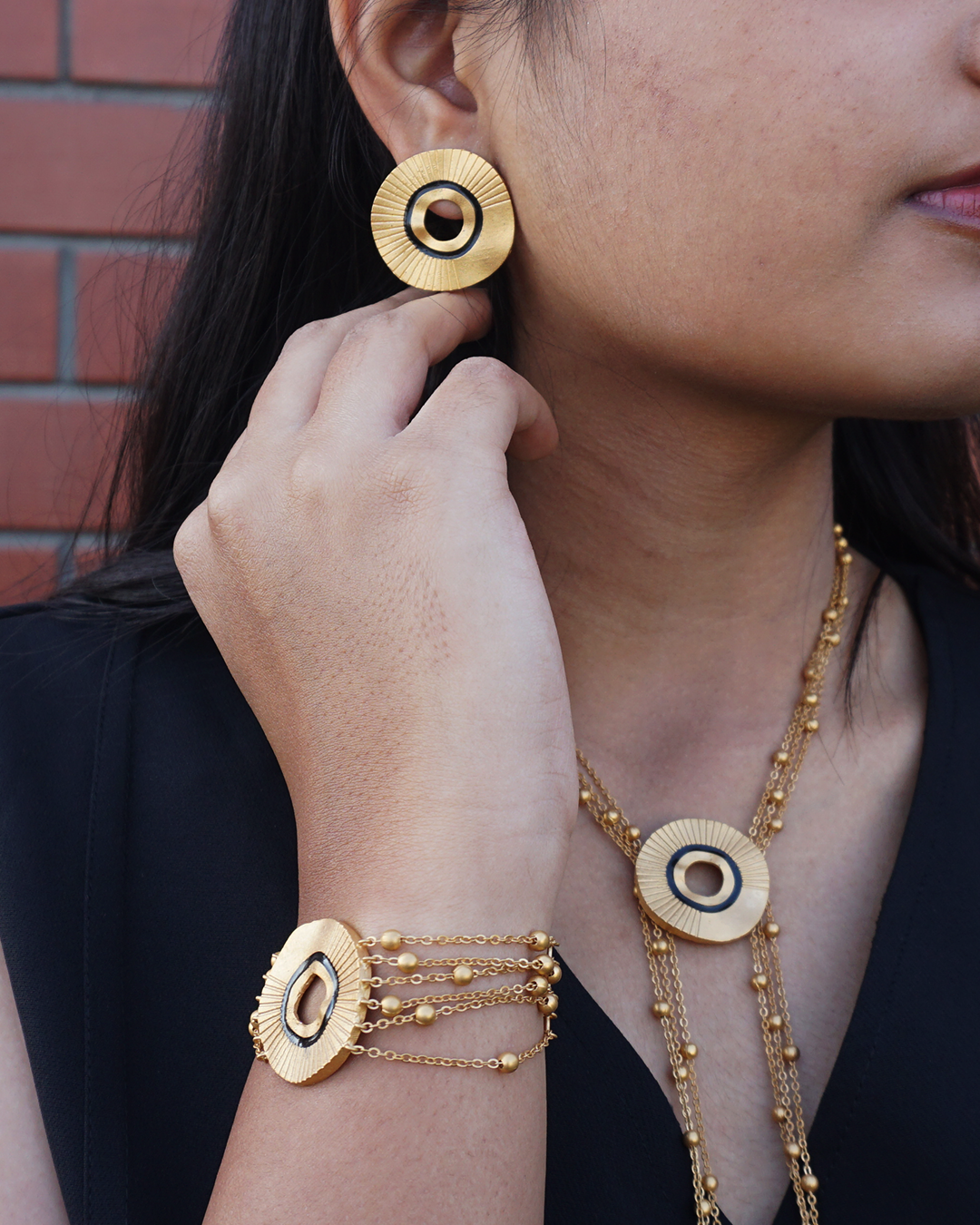 Circle Rayz Neckpiece