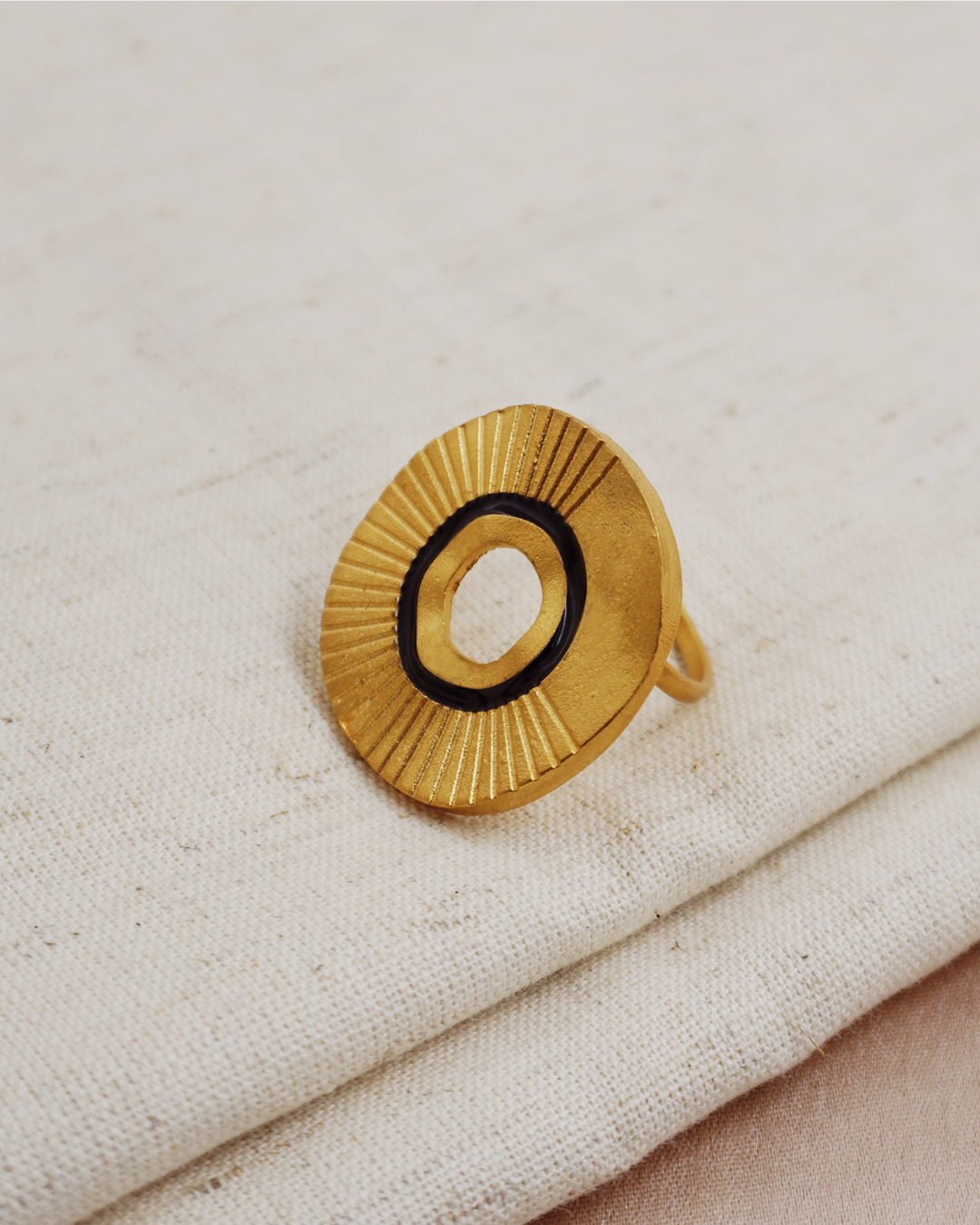 Circle Rayz Ring