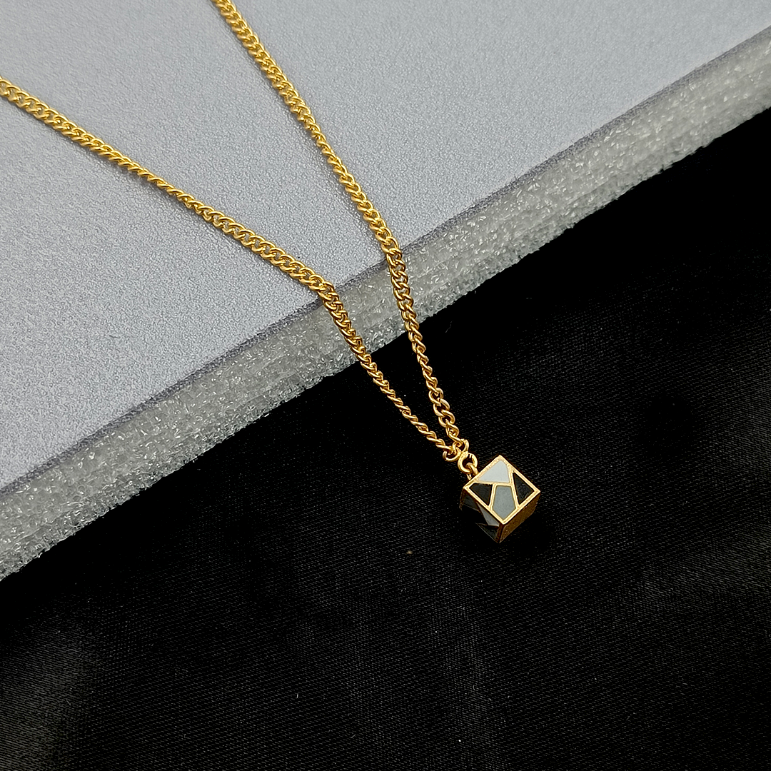 Dainty Cube Neckpiece Black