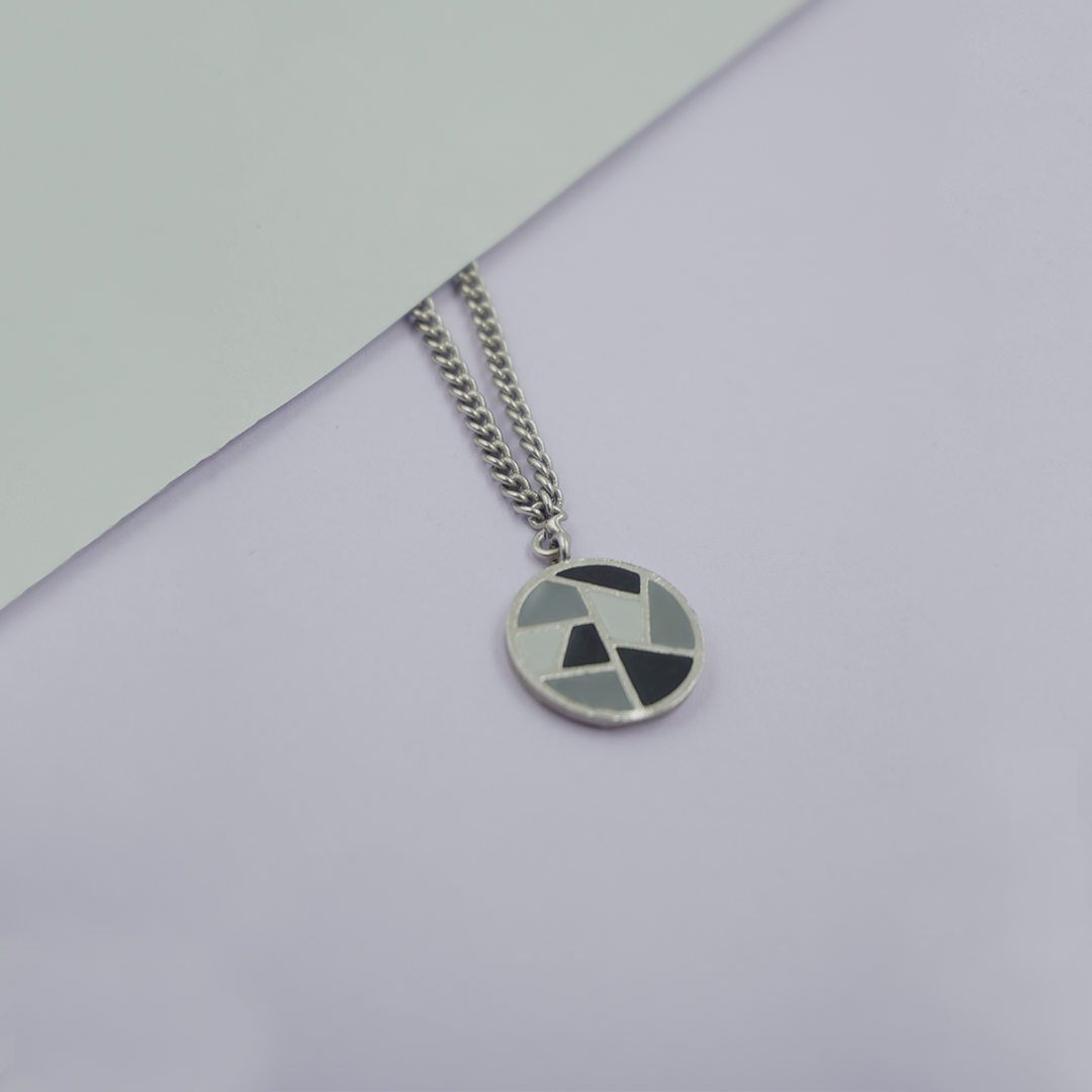 Eira Neckpiece - Grey Silver
