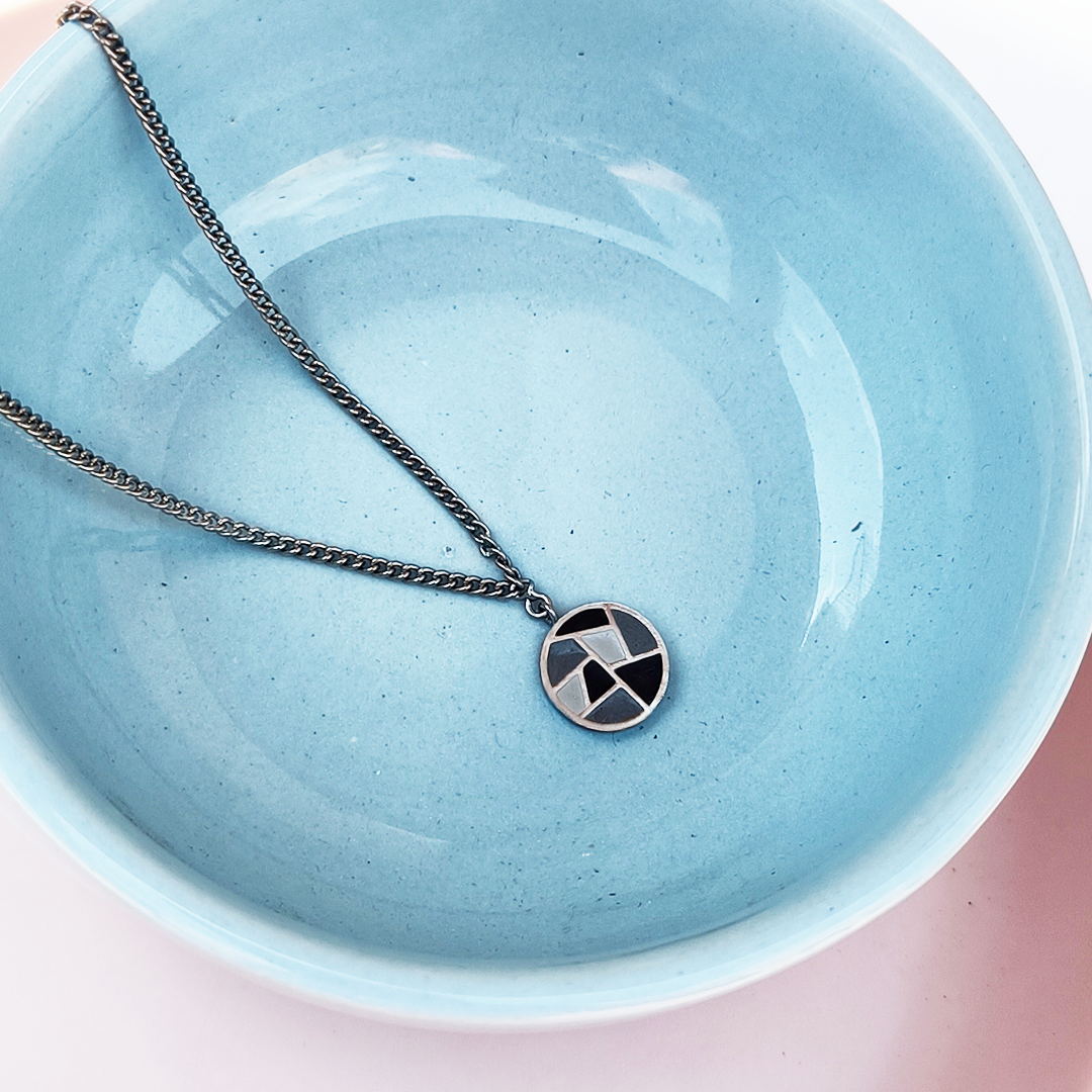 Eira Neckpiece - Grey Silver