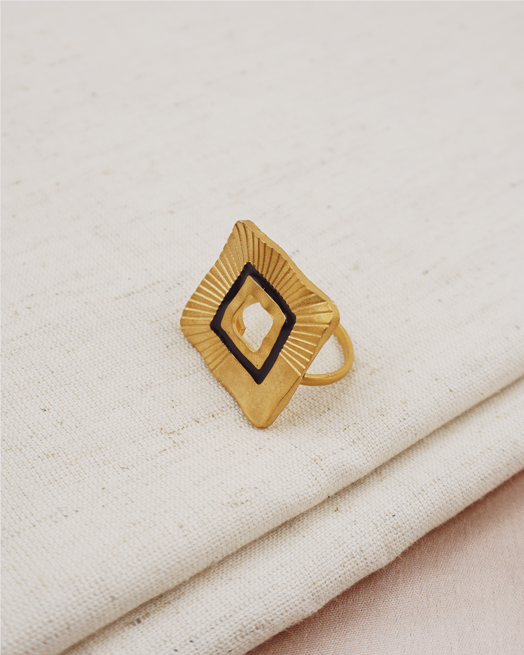 Square Rayz Ring