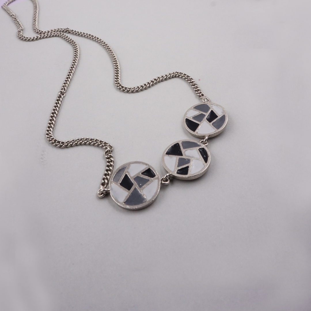 Treira Neckpiece - Grey Silver