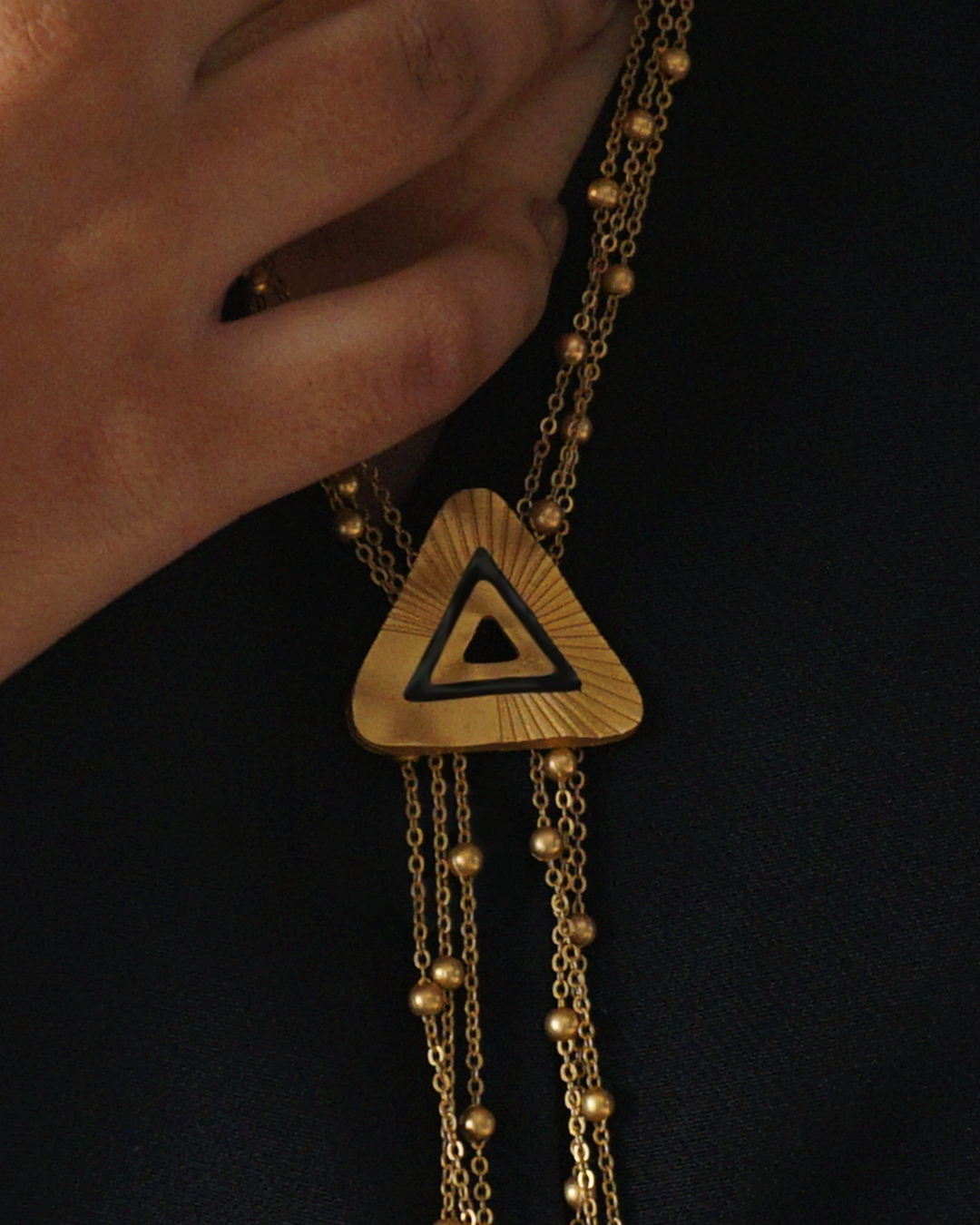 Triangle Rayz Neckpiece