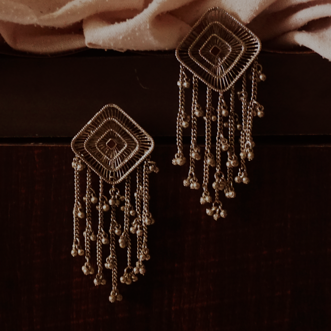 Trichauk Danglers