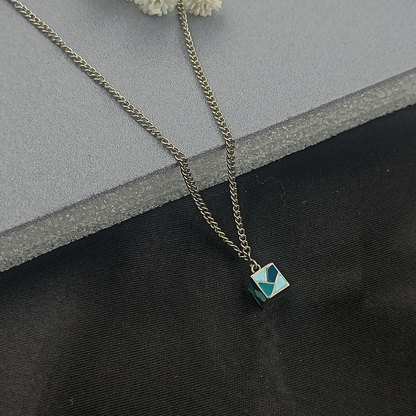 Dainty Cube Neckpiece Blue