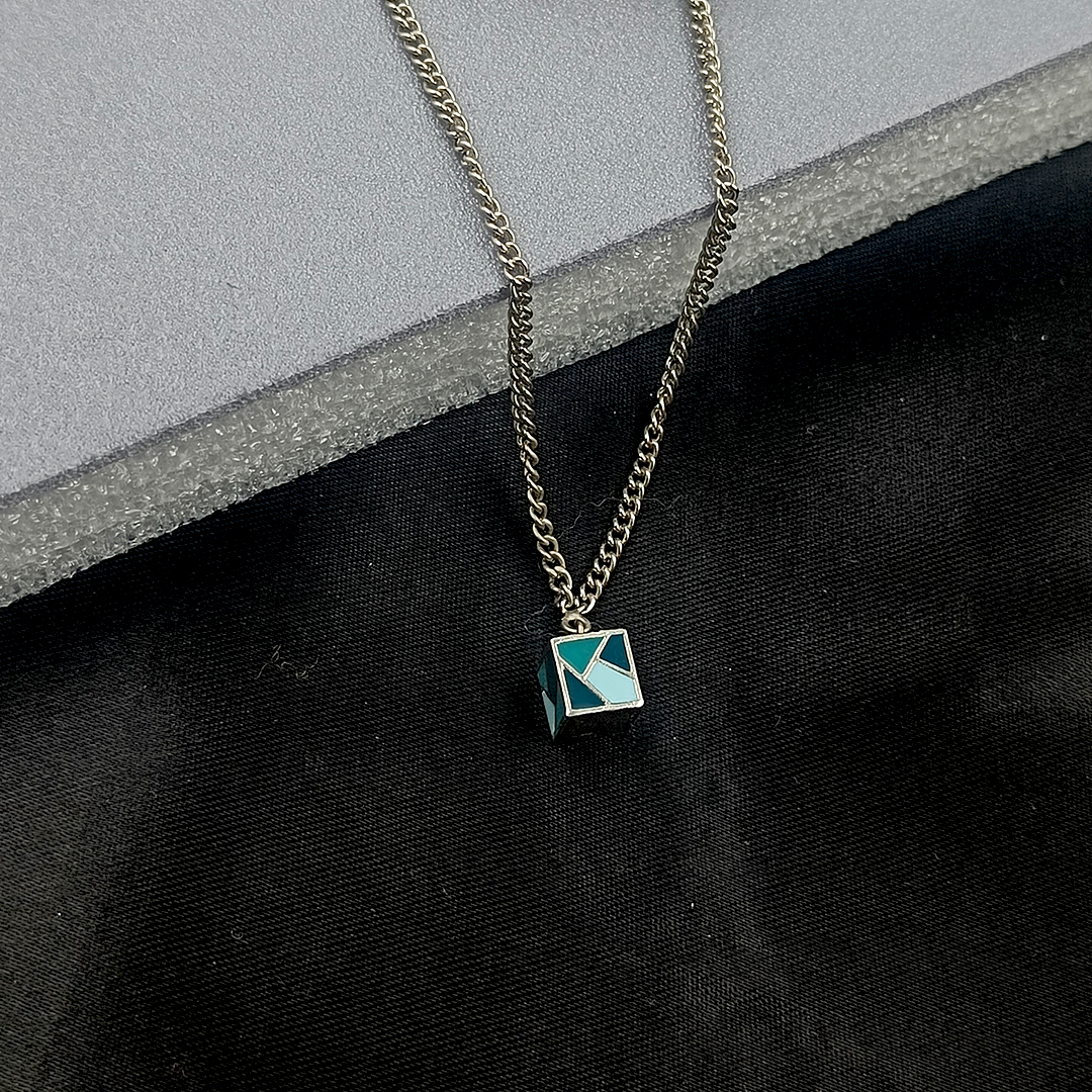 Dainty Cube Neckpiece Blue