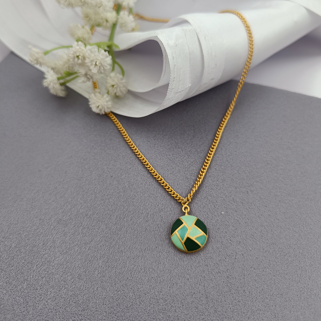 Sera Neckpiece Green