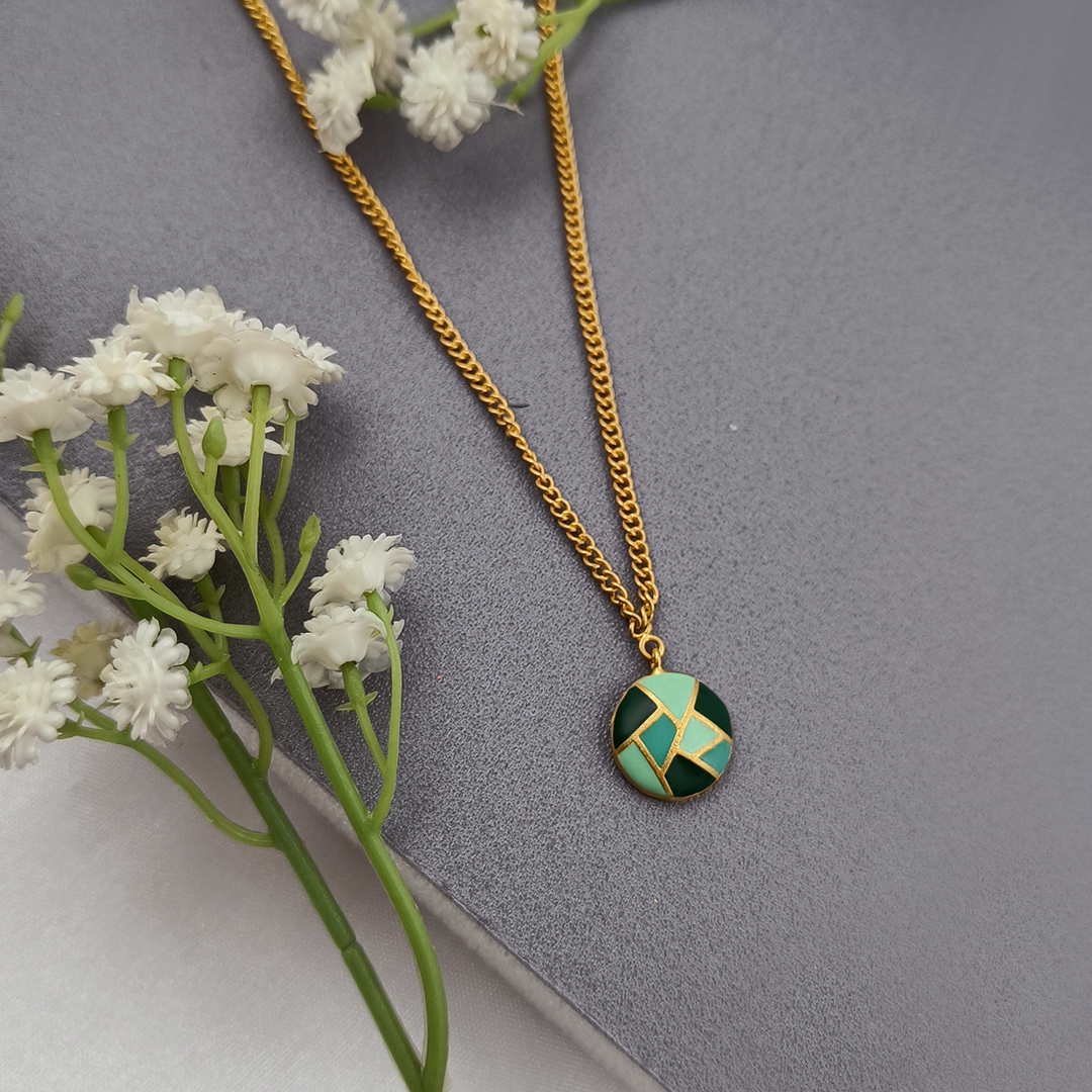 Sera Neckpiece Green